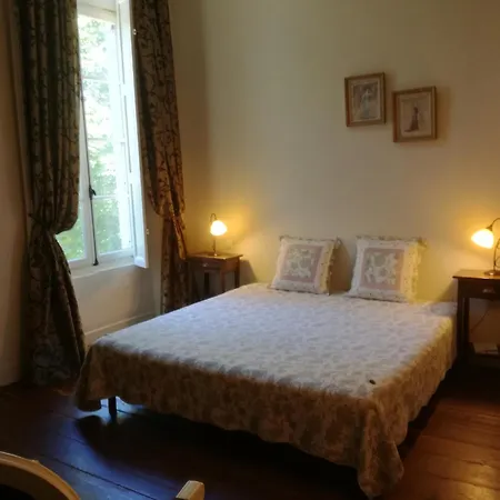 Manoir Larcouillet Merles