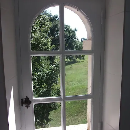 Manoir Larcouillet לינה וארוחת בוקר Merles