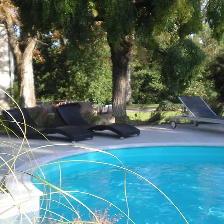 Manoir Larcouillet לינה וארוחת בוקר