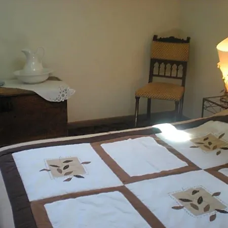 Manoir Larcouillet Couette-café Merles