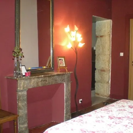 לינה וארוחת בוקר Manoir Larcouillet Merles