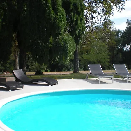 Manoir Larcouillet Merles