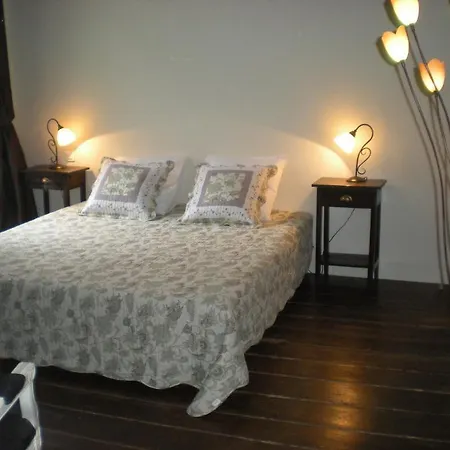 לינה וארוחת בוקר Manoir Larcouillet