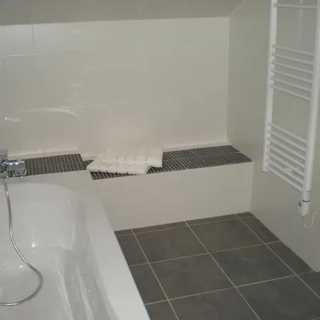 Manoir Larcouillet לינה וארוחת בוקר 3*