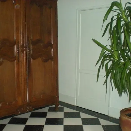 Manoir Larcouillet * Merles