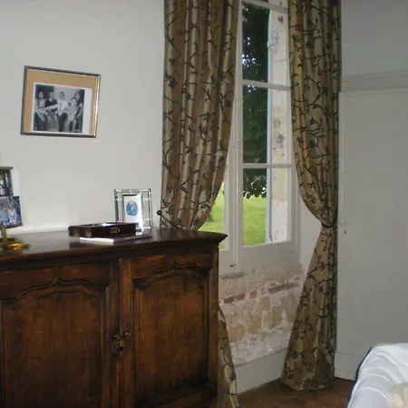 Manoir Larcouillet * Merles
