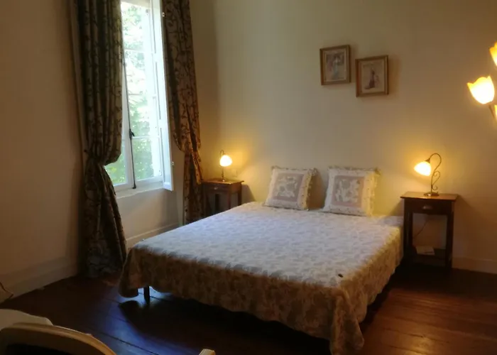 Manoir Larcouillet Merles