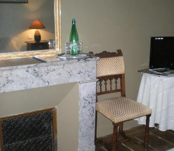 Manoir Larcouillet Bed & Breakfast Merles